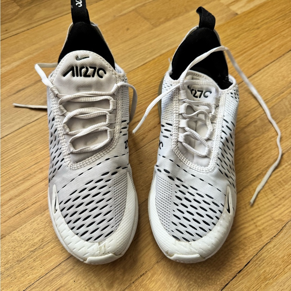 Nike Air 270 White and Black Sneakers women’s 6.5